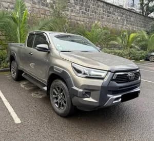 Toyota Invincible King Cab 2021