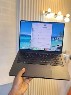 Apple MacBook Pro 14-inch M5 16GB 512GB