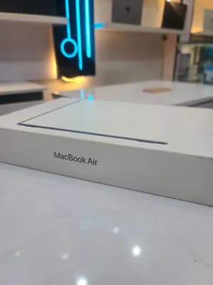 Apple MacBook Air 13-inch 16GB 512GB
