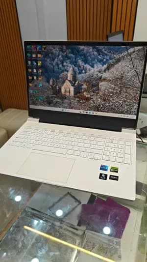 HP Victus i7-13700HX RTX 4060
