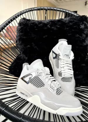 Jordan 4 Frozen