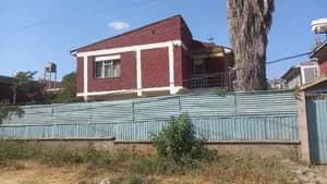 ቤት 300 ካሬ