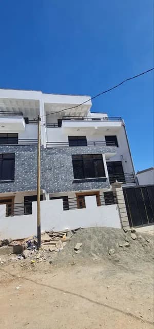 165 sqm G+3 House in Summit
