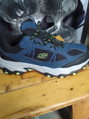 Skechers Sneakers Size 42