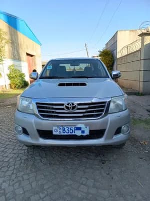 Toyota Hilux Xtra Cab 2012