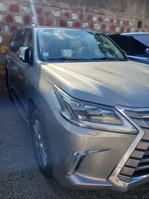 Lexus LX 570 Limited 2016