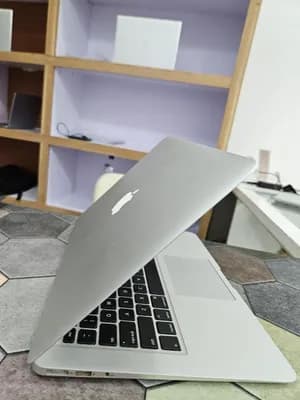 MacBook Air 2017 8GB 256GB