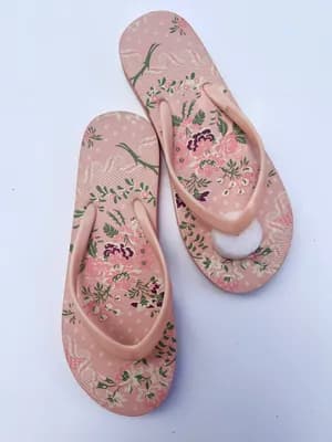 Women’s floral flip flops