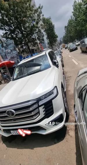 Toyota Land Cruiser VXR 2023