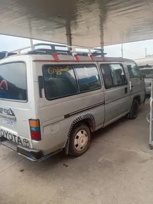Nissan 1998