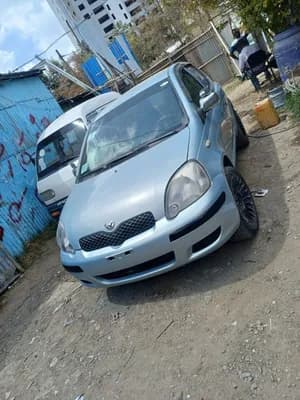 Toyota Vitz 2001