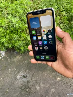 Apple iPhone XR 64GB Dual SIM