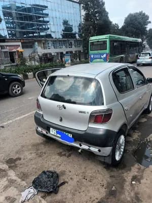 Vitz Yaris 2000