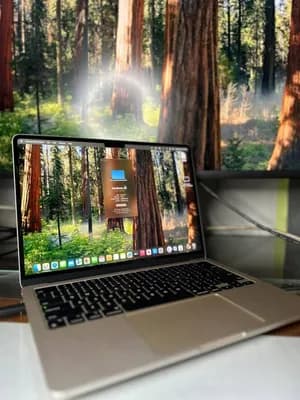 MacBook Air M3 13.6 Inch