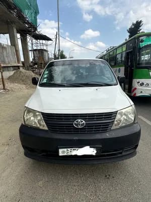 Toyota Glass Van 2010