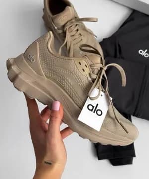 Alo Runner Yoga Cream Beige Unisex Sneakers