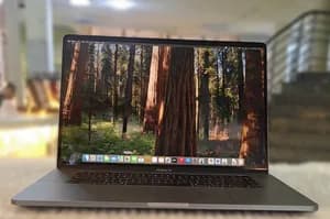 MacBook Pro 2019 i7 16GB 512GB