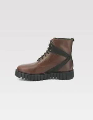 KICKERS