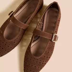MAX Mary Jane Shoes Cutout Detail