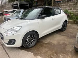 Suzuki Swift 2022 White Black