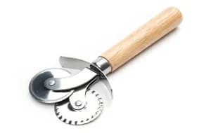 Stainless still pizza cutter