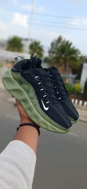 Nike reach