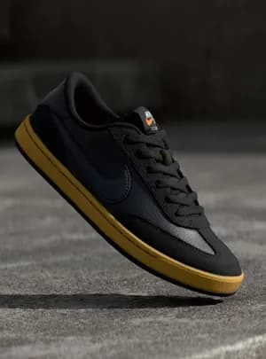 NIKE SB FC 38.5-41