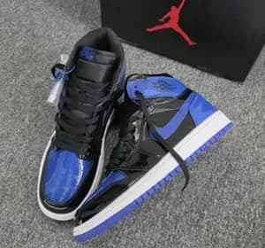 NIKE AIR JORDAN 1