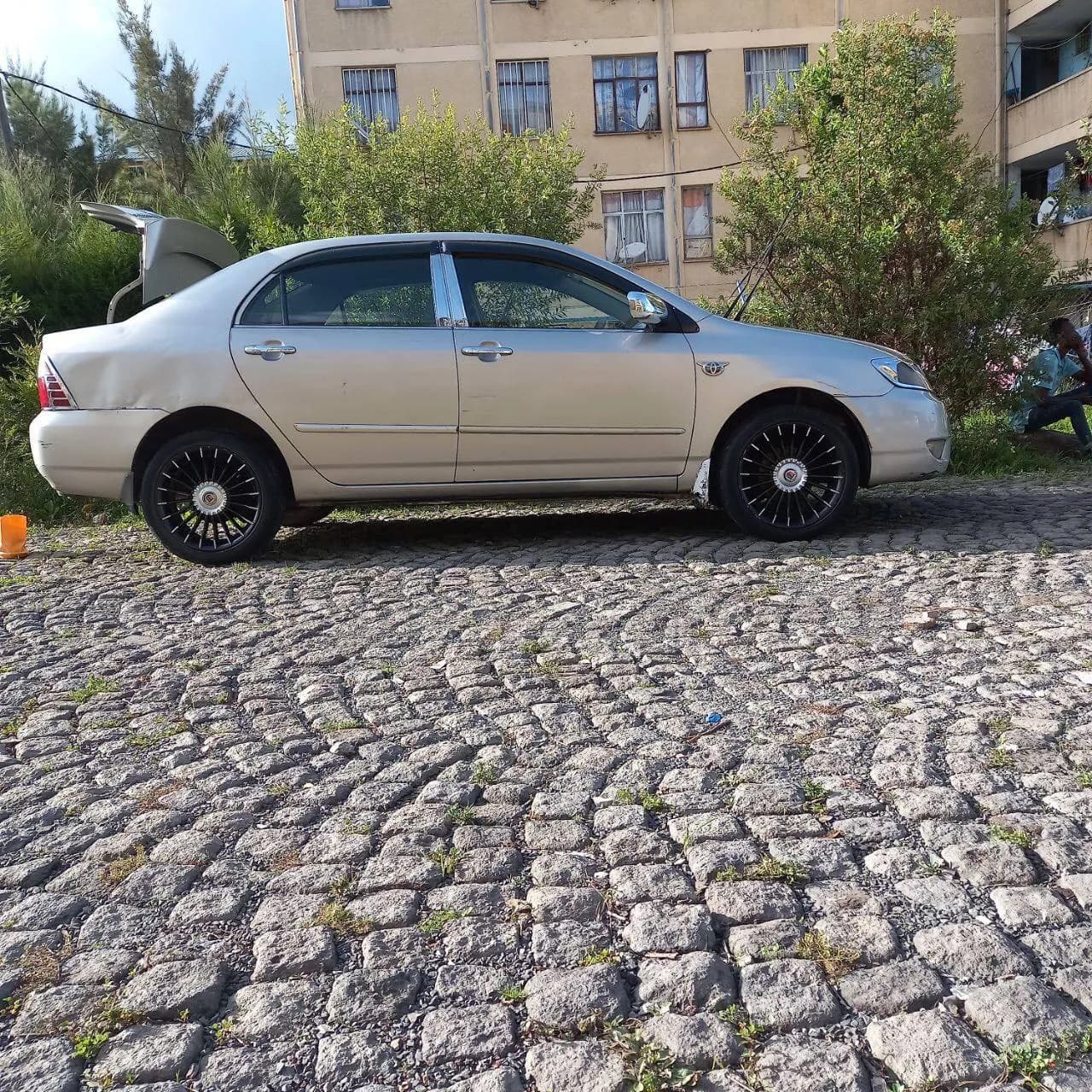 Listing photo 2