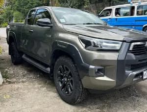 Toyota Hilux Invincible 2021 Pickup