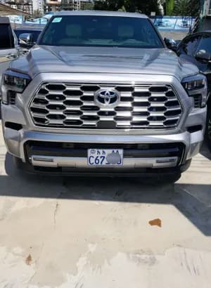 Toyota Sequoia Hybrid 2023