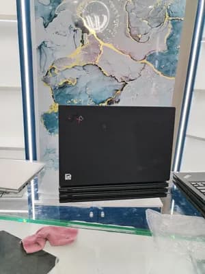 Lenovo ThinkPad X1 Carbon Laptop