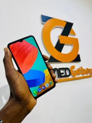 128GB 6GB RAM Smartphone