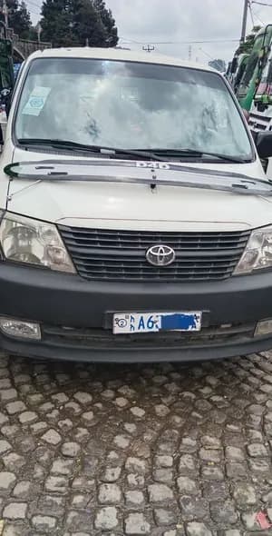 Toyota Hiace D4D Dolphin Van