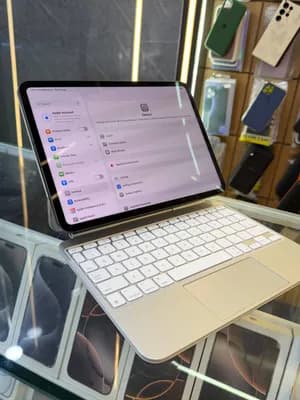 iPad Pro M4 11inch with Magic Keyboard 512GB