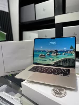 Apple MacBook Air M4 15.3-inch