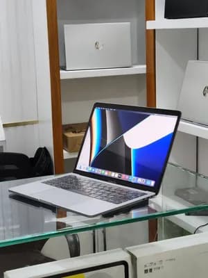 MacBook Pro i7 2019 16GB 1TB