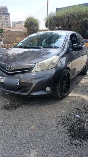 Toyota Yaris Compact 2012