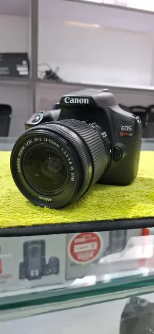 Canon EOS Rebel T7