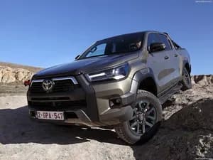 Toyota Hilux Invincible 2025 Hybrid