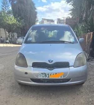 Toyota Vitz 2000 Automatic Silver