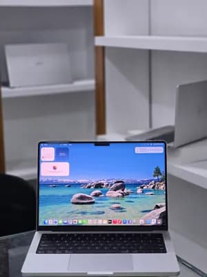 Apple MacBook Pro 14-inch M5