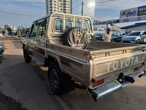Toyota LandCruiser Mark II Double Cab