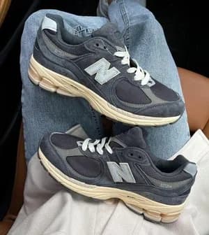 New Balance 2002R Eclipse Navy Sneakers