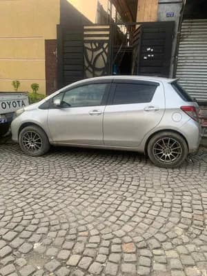 Toyota Yaris Compact 2011