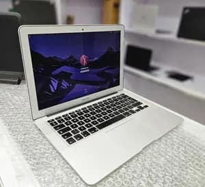 Apple MacBook Air i7 8GB 512GB