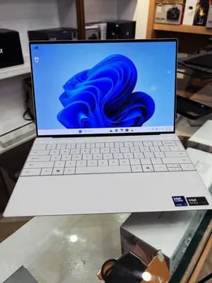 Dell XPS 13 9340 Laptop