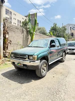 Toyota Hilux 2LT Diesel 2000