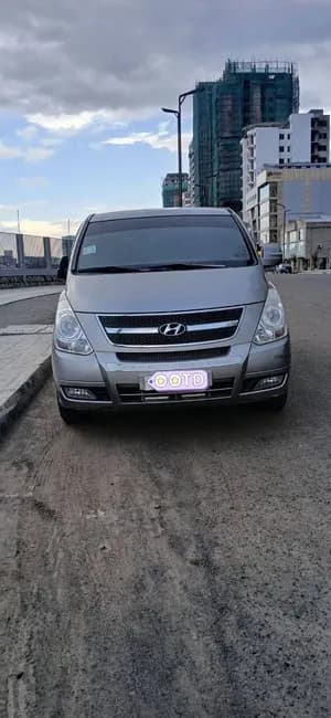 Hyundai Grand Starex 2015 2.4L Diesel Automatic