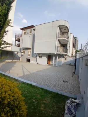 Modern 10 Bedroom House for Rent